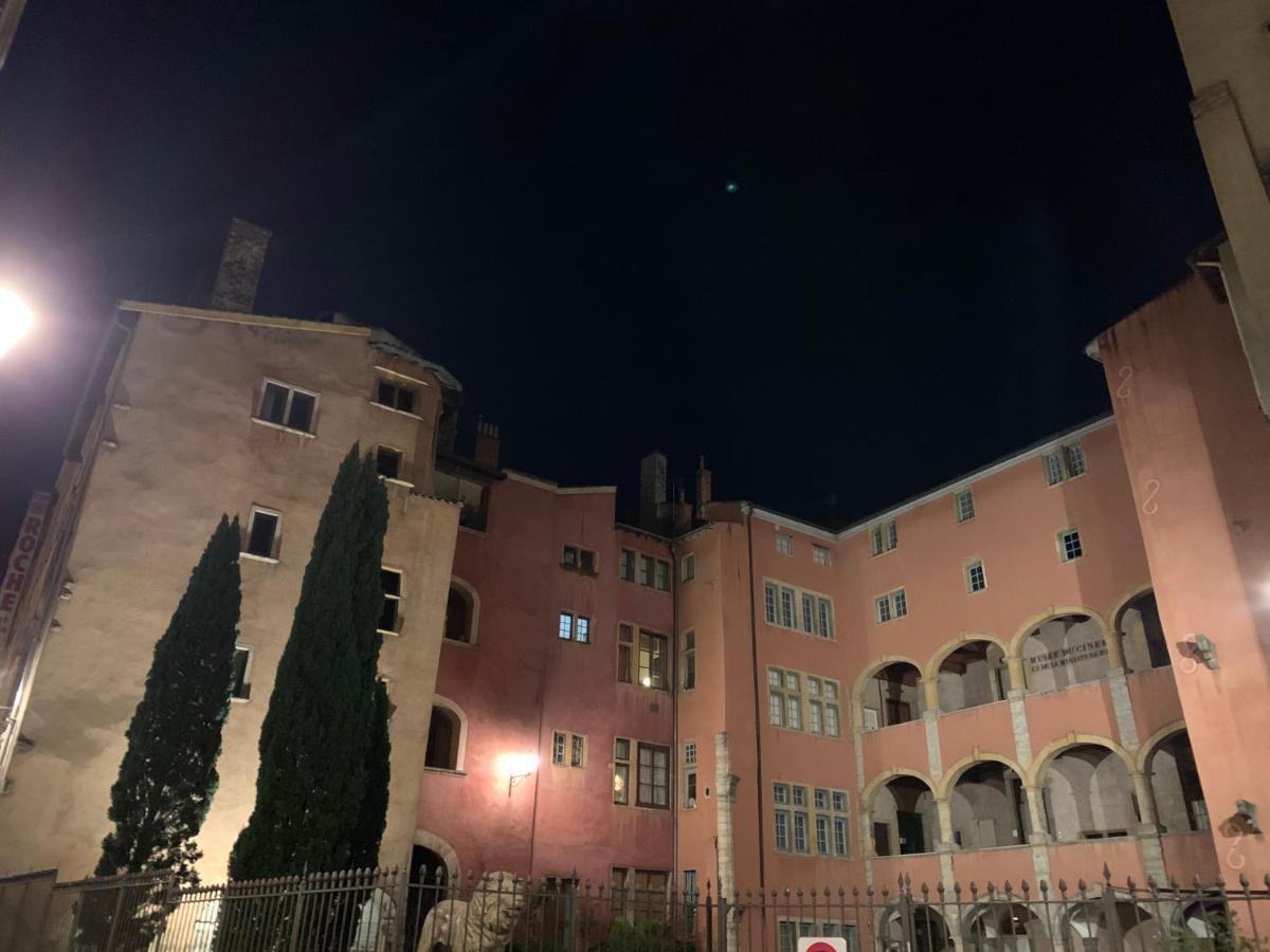 Gite Du Vieux Lyon Bagian luar foto