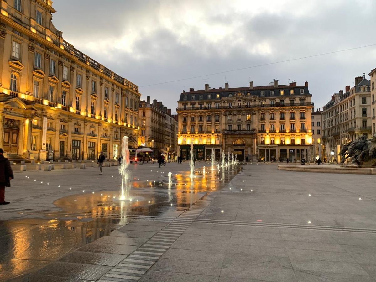 Gite Du Vieux Lyon Bagian luar foto